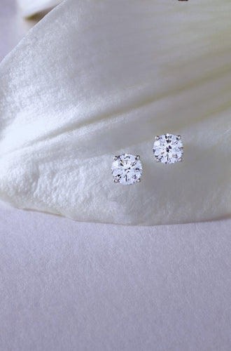 14 Karat White Gold 2.50 Carat Total Diamond Weight Lab-Grown Diamond Stud Earrings